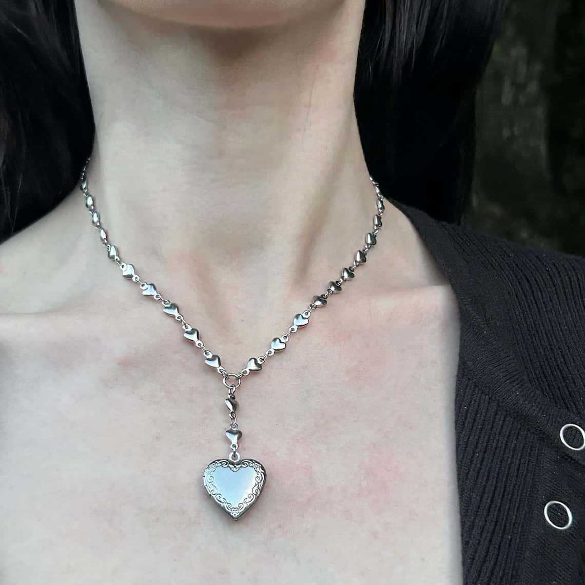 Rosary Lariat Chain Necklace w - огляд і ціна Heart Locket Necklace Photo
